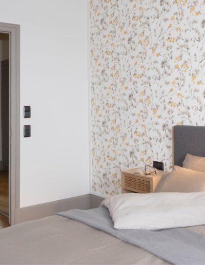 Rénovation d'un appartement haussmannien ambiance scandinave, papier peint